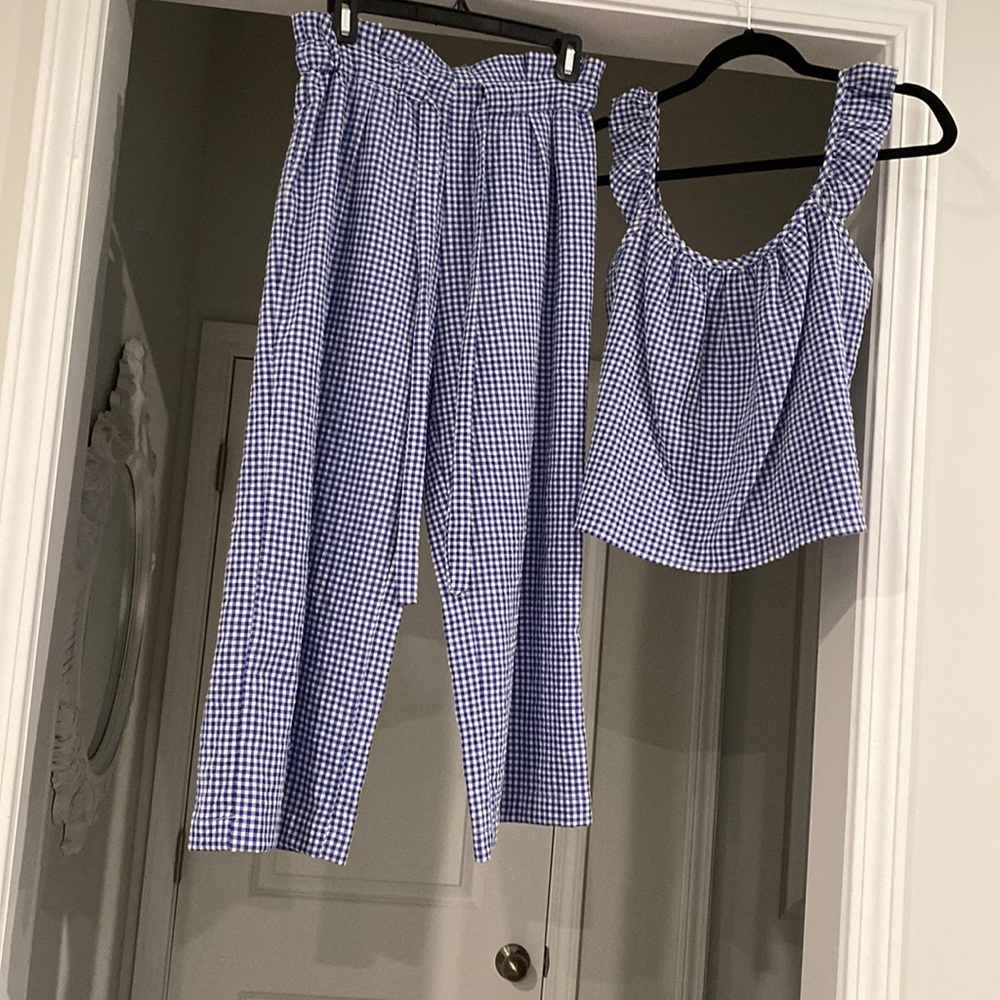 Heroes & Dreamers Two piece cropped pants and top set